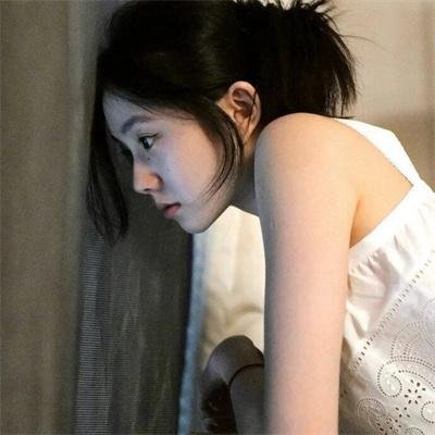 绿茵春色